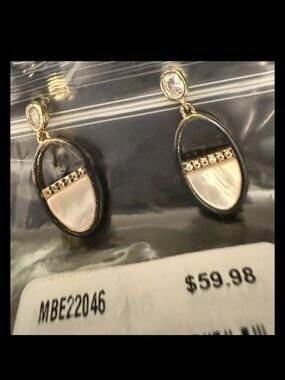 Macy’s Petite CZ & Mother Of Pearl Earrings Macy’s Post/Dangle NWT $59.50 Dainty